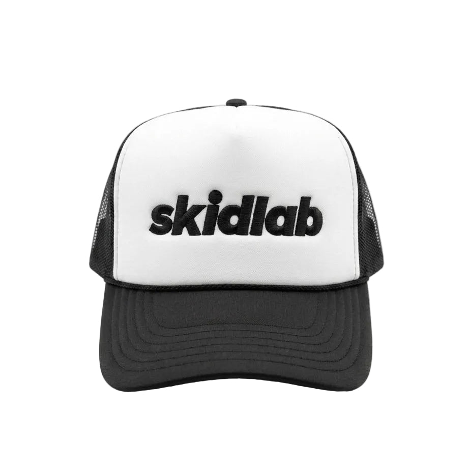 SKIDLAB CORE TRUCKER (FLAT EMBROIDERY)